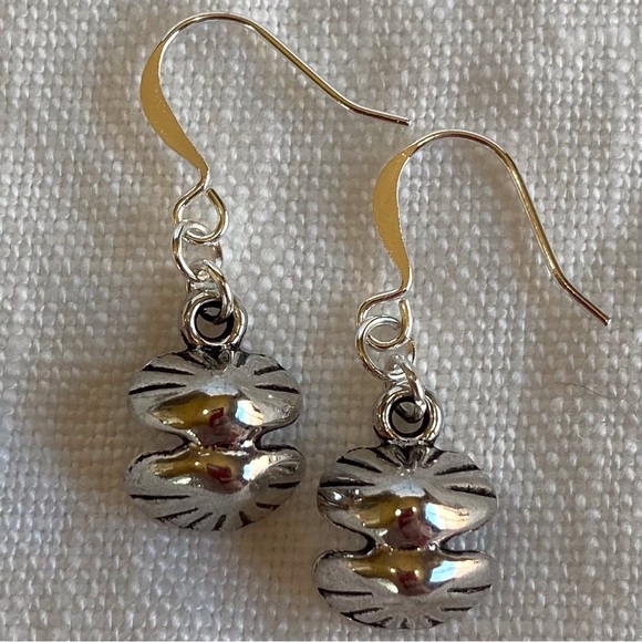 HAND CRAFTED EARRINGS Oyster Pearl Sterling Silver Petite Dangle Drop NWT - Picture 5 of 11